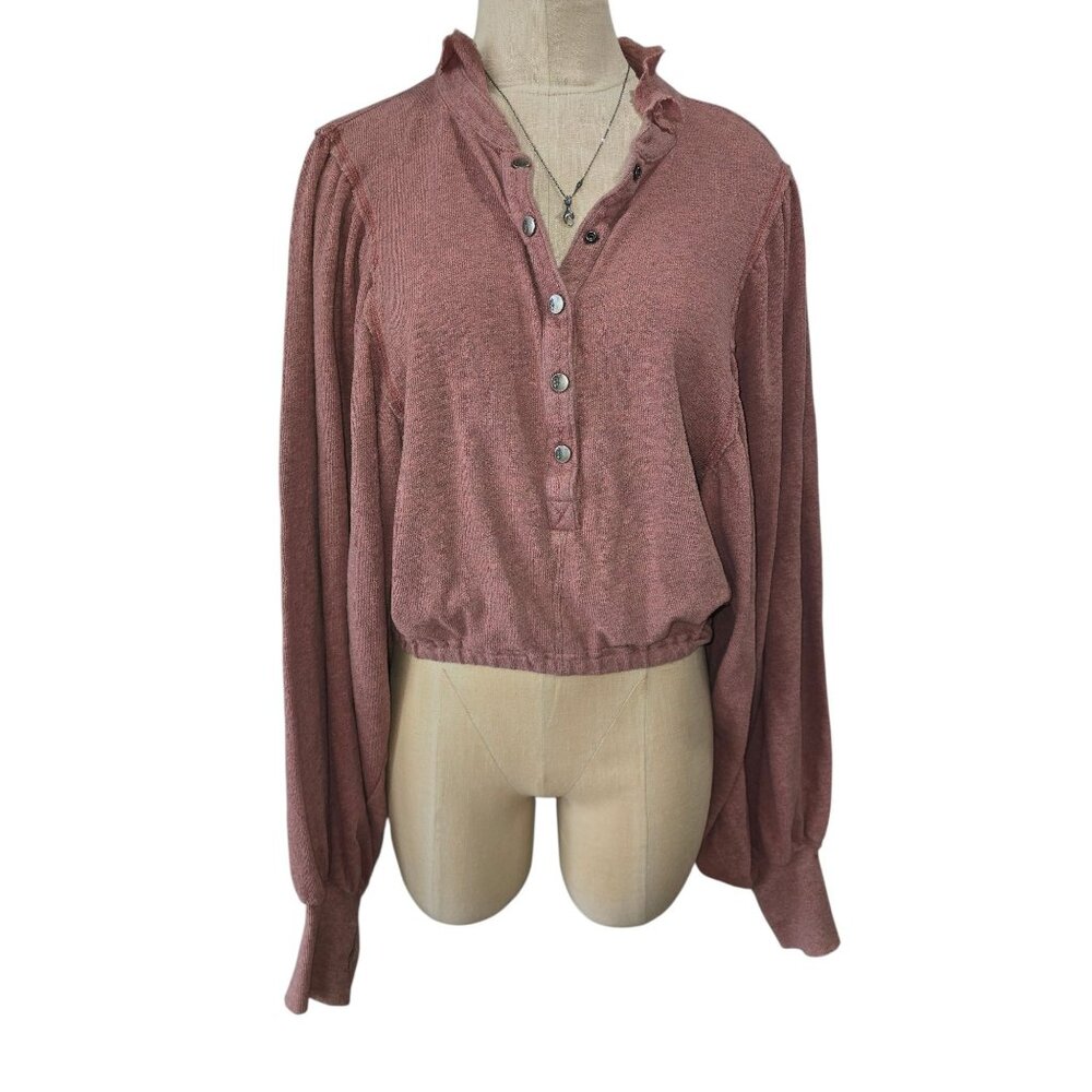 Free people round hem Melodi henley shirt in a dusty rose pink color size m